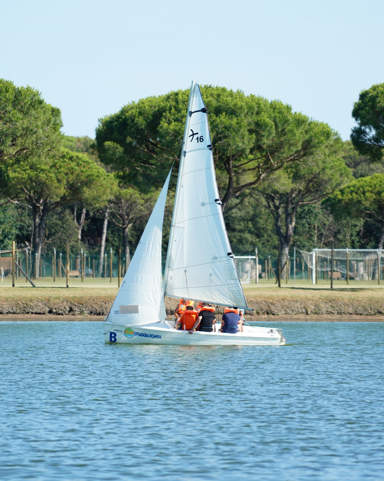 Natura e location, vela sul lago